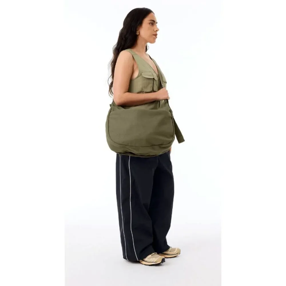 NWT BÉIS The Carryall Crossbody in Olive Green